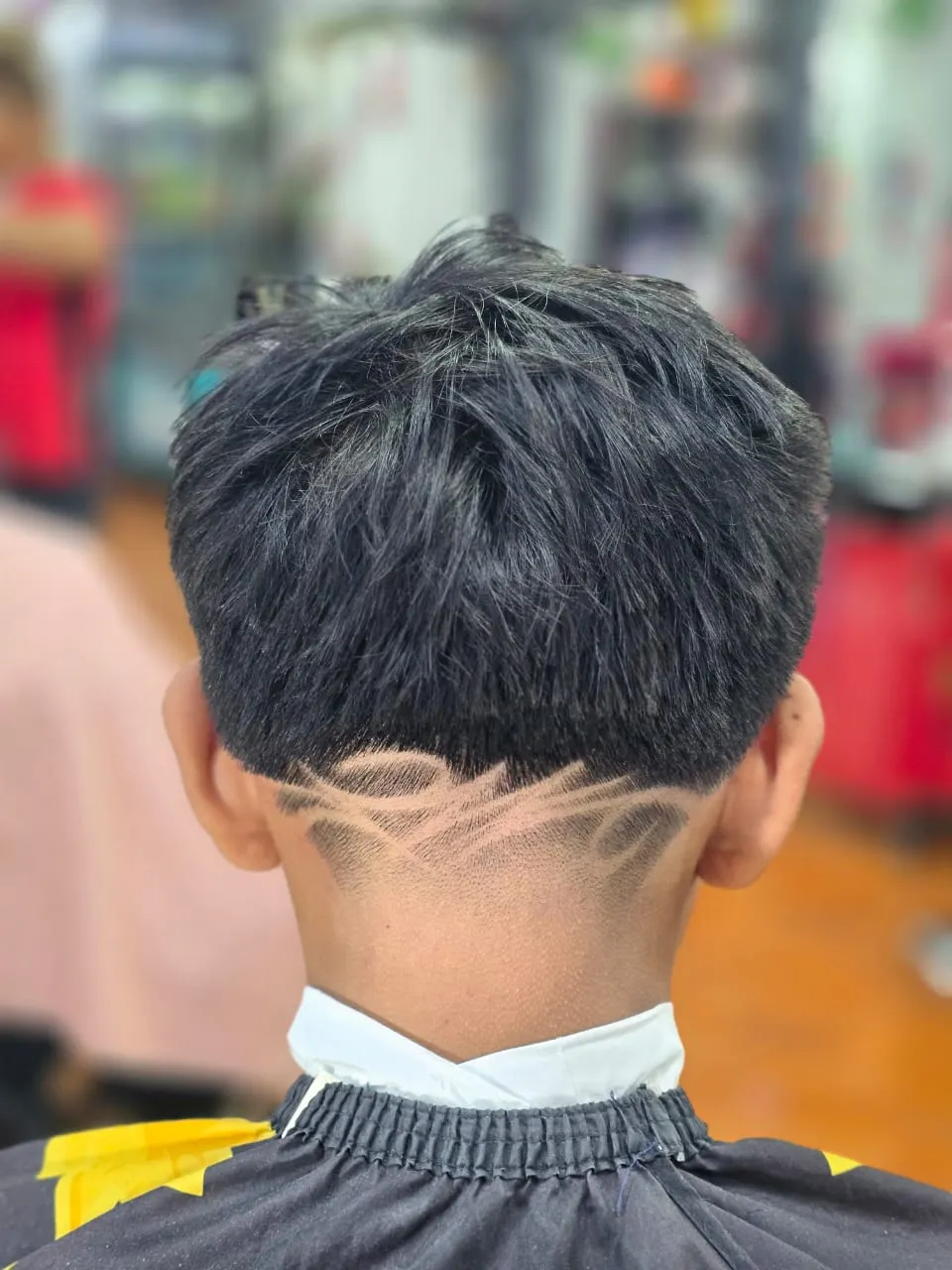 Corte: figura en la nuca