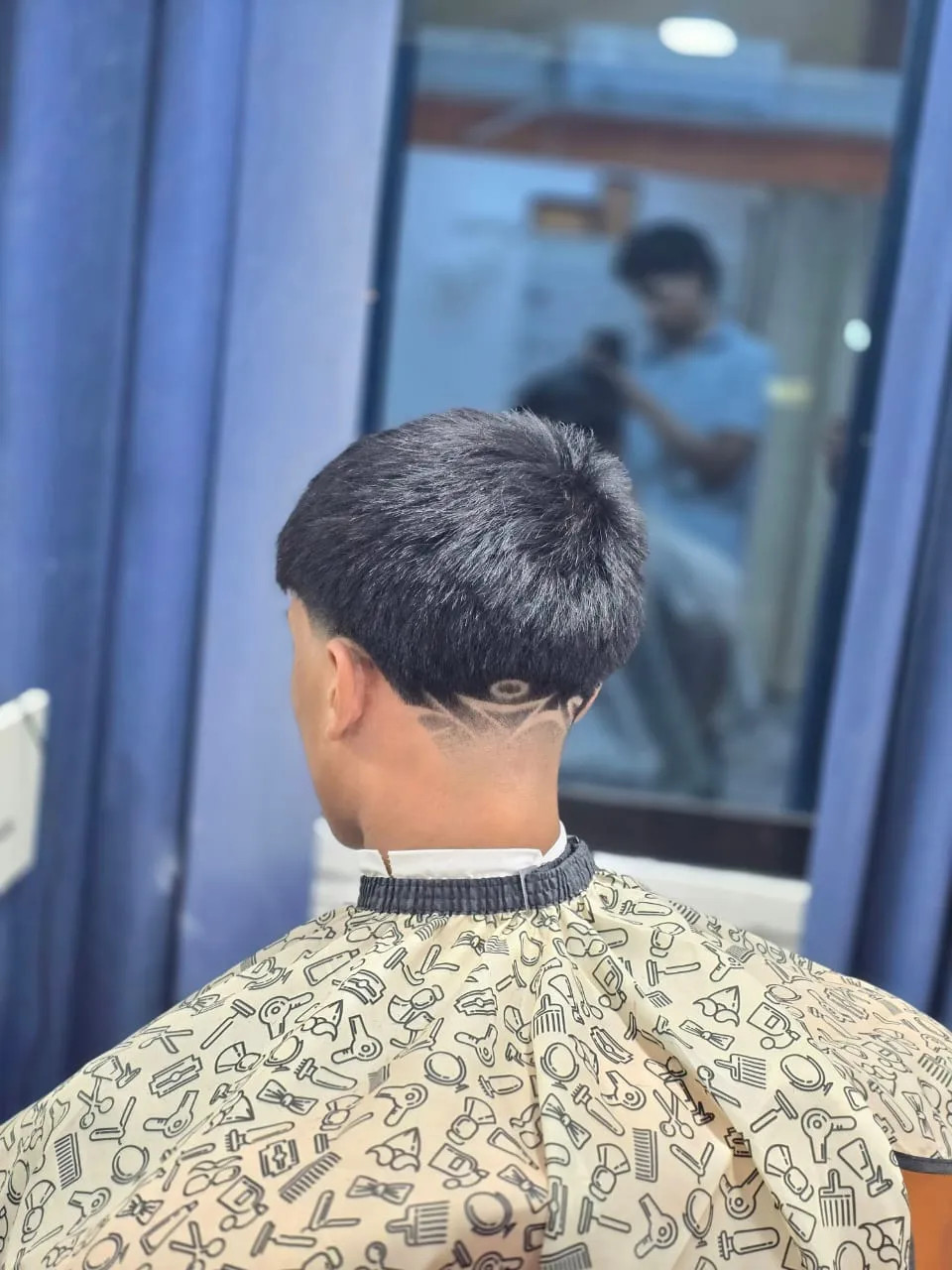 Corte: corte redondo con figura