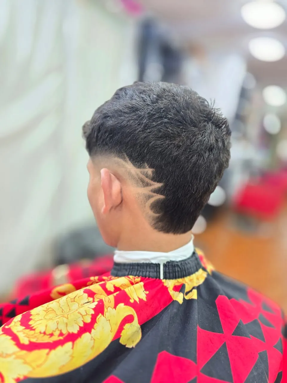Corte: figura en el lateral